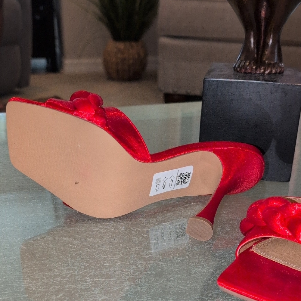Red Mule Heels New 9 - Picture 7 of 8